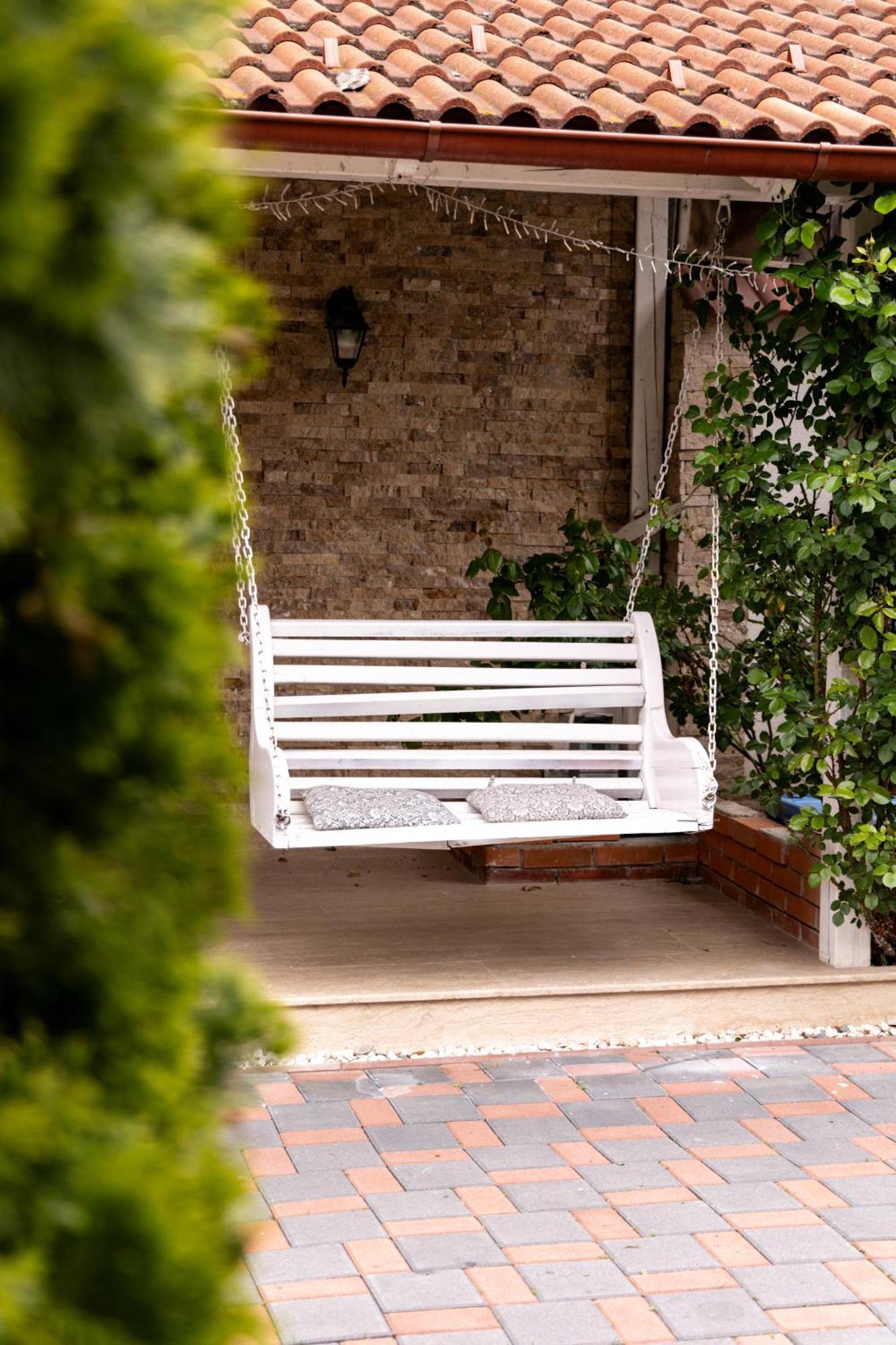 Green Garden Avrig Exterior photo