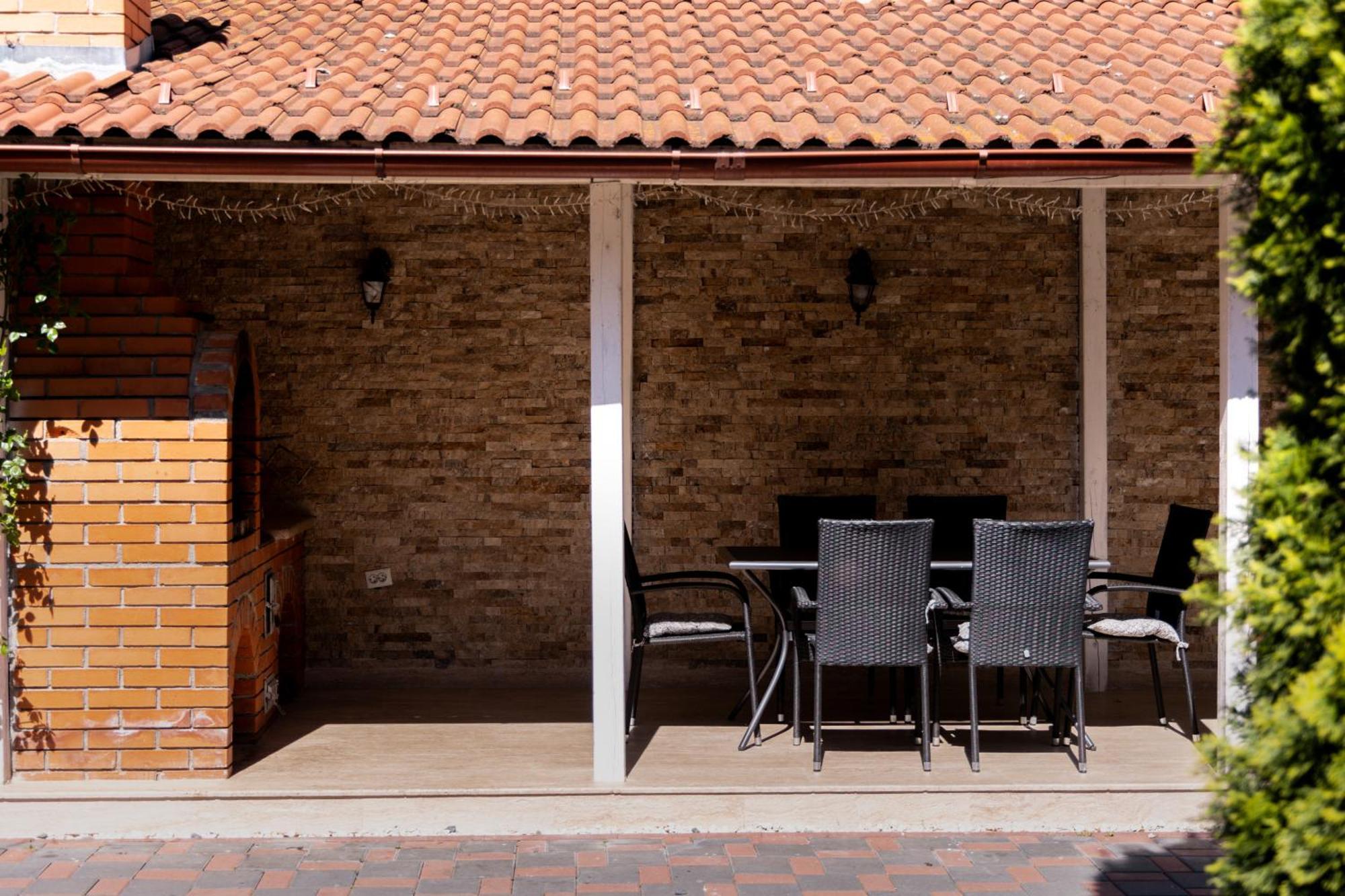 Green Garden Avrig Exterior photo